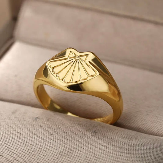 Mermaid Shell Ring - Gold