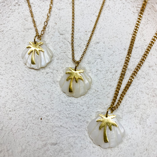 Shell Vacation Charm Necklace -Gold